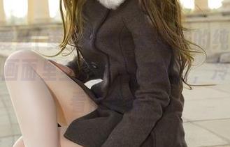 AISS爱丝(黄金版) – 亚美依的纯白写真，仿佛画面里全是冬天的白雪，冷，但好看得要命！