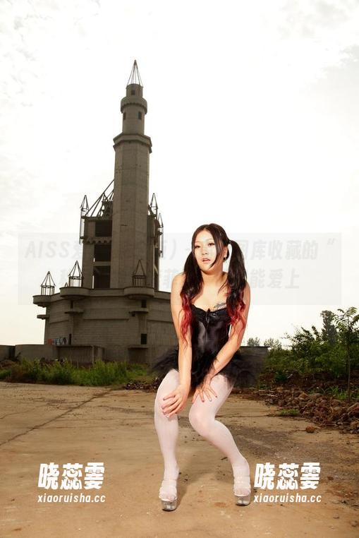 AISS爱丝(黄金版) - 高清图库收藏的“秋日女神”索菲，一眼就能爱上