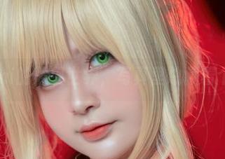 在Azami的黑兽世界，写真里总藏着个小惊喜