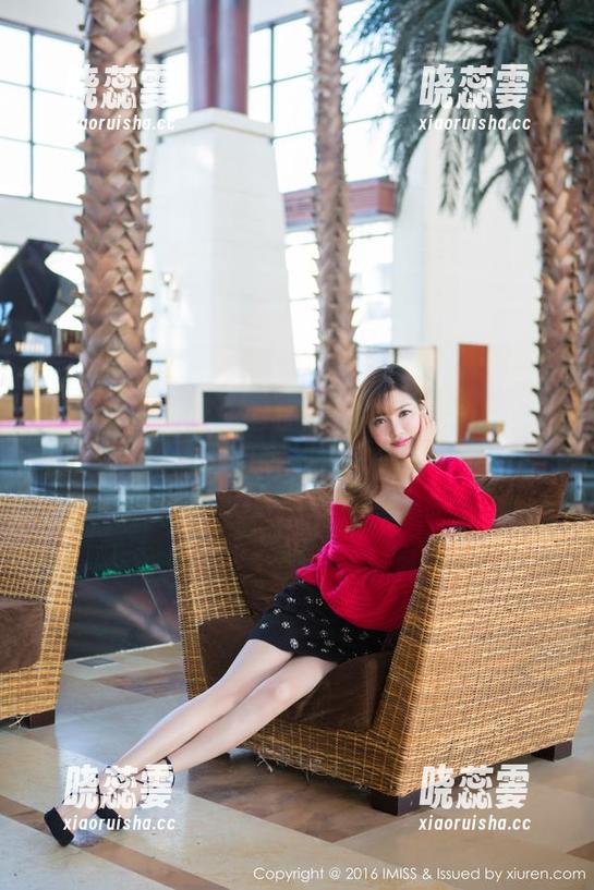 IMiss爱蜜社 - 套图里的九尾ivy：清纯外表下，那隐藏的小暗示……