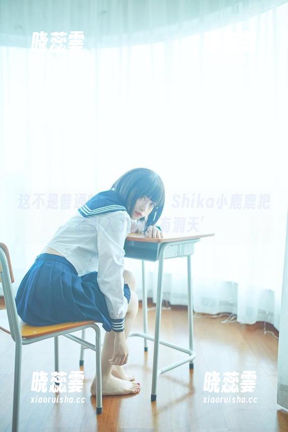 这不是普通的制服合集，Shika小鹿鹿把我引入了‘别有洞天’