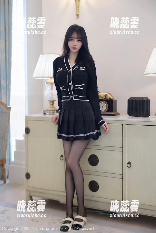 Xiuren秀人网 - Elise谭晓彤的私拍，旗袍里藏着太多味道，图包里的每一张都有话要说！