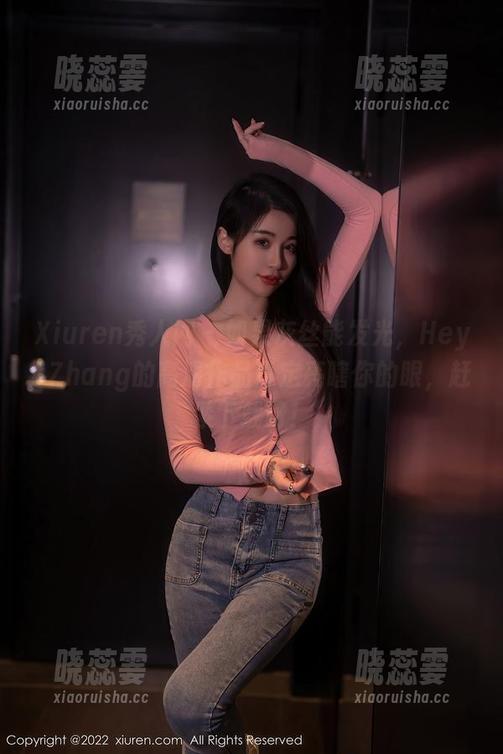 Xiuren秀人网 - 如果灰丝能发光，HeyuZhang的高清作品肯定亮瞎你的眼，赶紧下载呀！