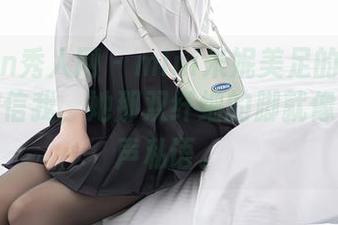 Xiuren秀人网 – mini米妮美足的免费图册，相信我，她那双纤细的脚就像是在轻声私语。