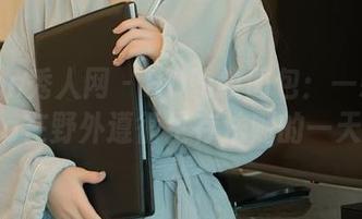 Xiuren秀人网 – HD豹纹图包：一颗甜蛋黄a在野外遵循生存法则的一天！
