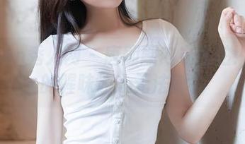 Xiuren秀人网 – 唐翩翩内衣私拍：隐约的腥味让人无法割舍