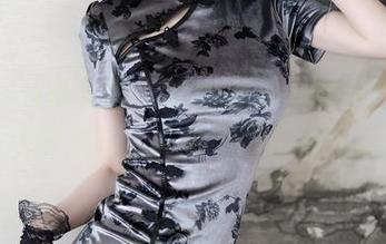 Xiuren秀人网 – 徐微微mia的资源通知：高清裤里丝，非看不可！难以抗拒。