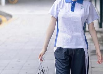 Xiuren秀人网 – 和服套图更新，露露小喵的姿态真是让人意外，要不要再认真研究一下她的配饰？