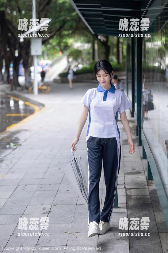 Xiuren秀人网 - 和服套图更新，露露小喵的姿态真是让人意外，要不要再认真研究一下她的配饰？