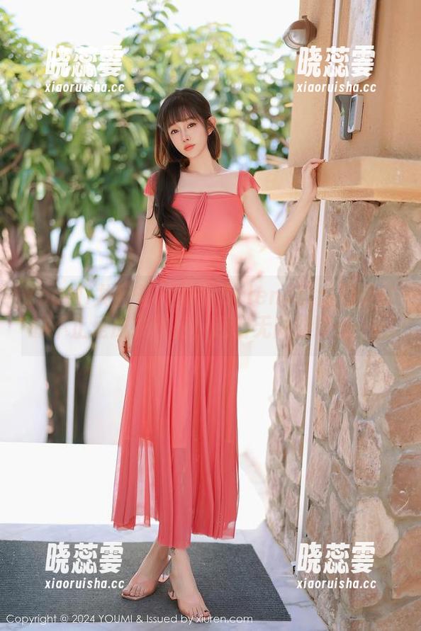 YouMi尤蜜荟 - 娜露Selena给我们带来的不止是皮衣作品，还有无限的遐想……