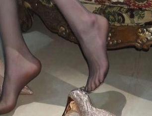 微密圈 – YuYu超甜丫的泳池私房写真：可以，你尽情打水我来拍照！