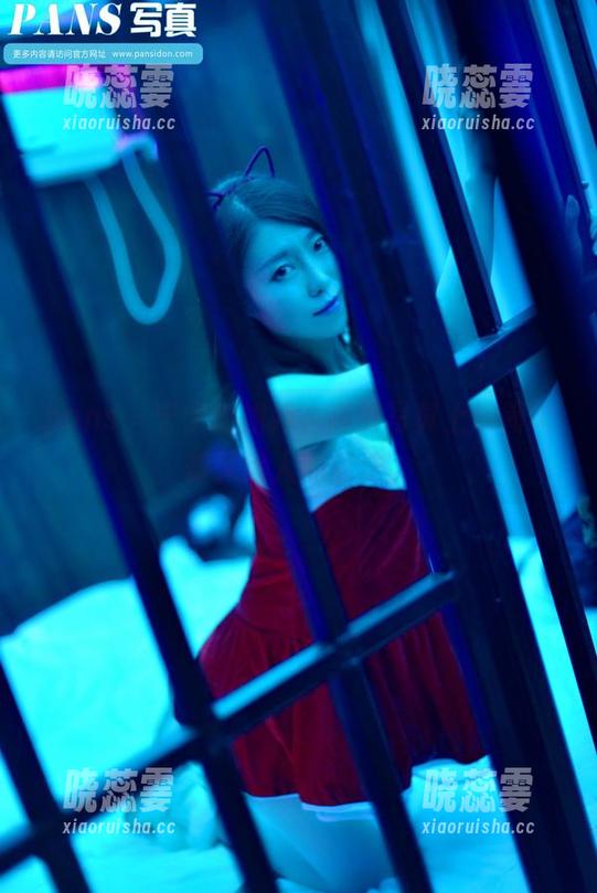 pans - 宁宁的姐姐，高清写真上演简单却又迷人的魔法。