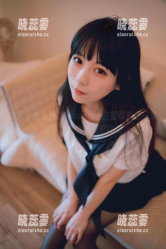 有这个白衣合集，usejan蓝蓝可真有一套，水中嬉闹倒像是在比美。