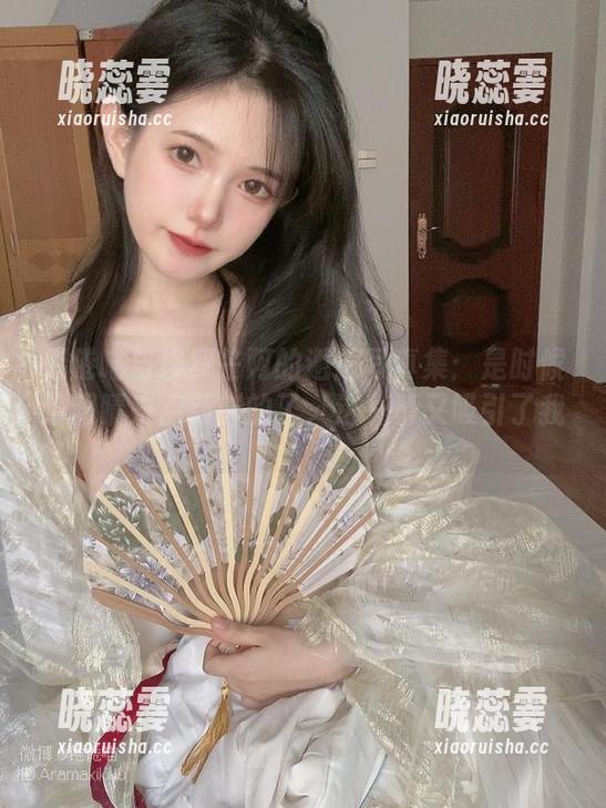 倦倦喵与埃罗芒阿的邂逅写真集：是时候给眼睛来点新鲜的了，这一幕又吸引了我。