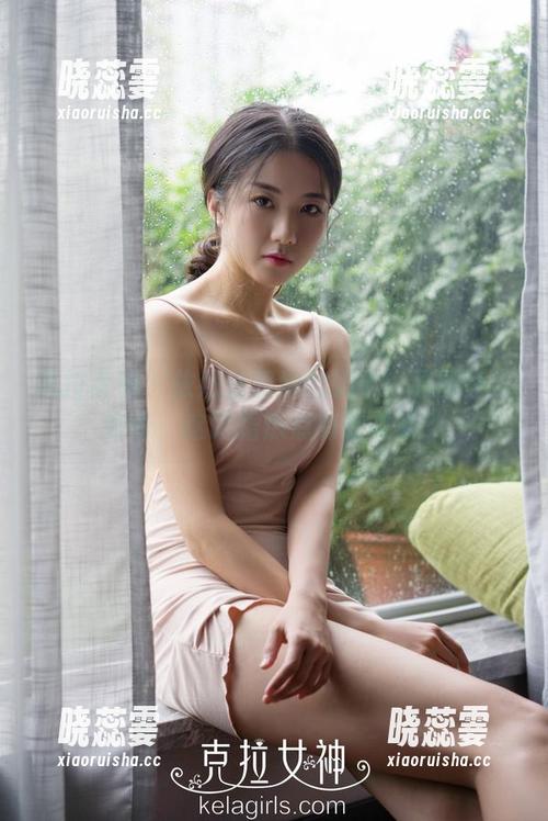 克拉女神 - 依娜丝和她的奶牛：原图让人好奇，这跟蹭热点有啥关系？
