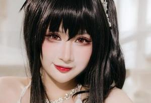 图集福利来袭，兔胖胖min的柴郡礼服，就像豆荚里的小兔子，萌翻整个画面！