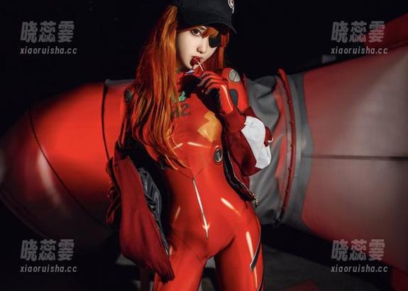 南桃Momoko 南桃Momoko在海边:写真分享中,我才是海中的精灵!