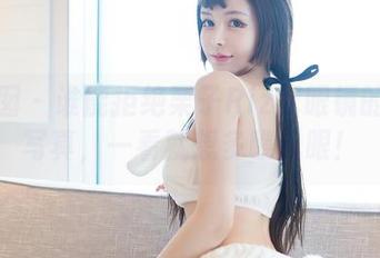 嗲囡囡 – 谁能拒绝栗子Riz配眼镜的私房写真，一看就想多瞧几眼！