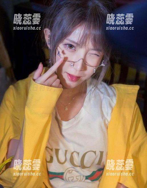 在下萝莉控ii 最新款白衬衫,在下萝莉控ii的分享让人心心念念。