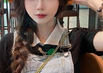 私拍中的大肉丸Amiee与她的旗袍，光影交错下我只想说：没必要每个细节都那么亮！