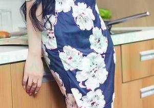 头条女神 – 白色之下的张蓝欣，无圣光作品让人想入非非，嘿嘿。