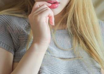 只有孙乐乐(손예은)能把这粉色拍得如此精彩，想全套下载吗？