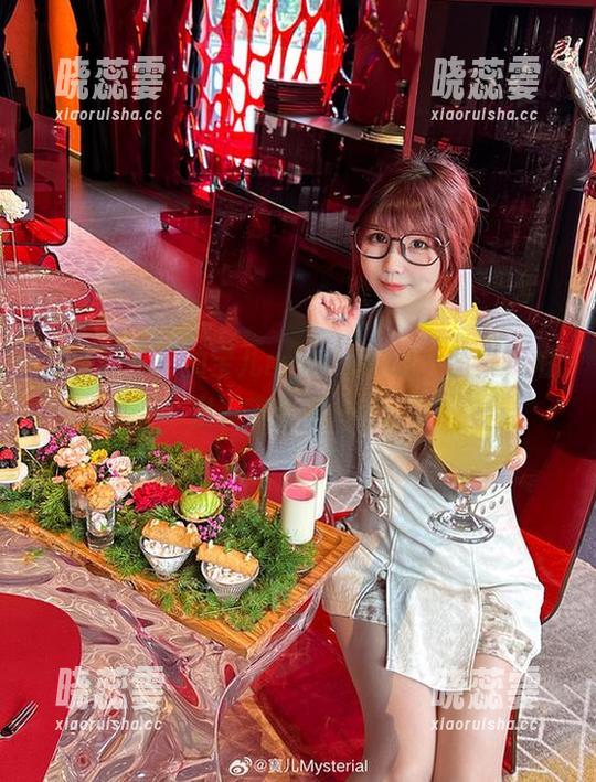 宝儿mysterial 日常样子里的宝儿mysterial:图集,拍出来完全不一样。