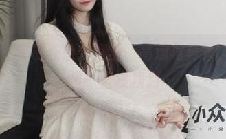 小众视觉 – 嘤嘤在办公室里，高清写真集，左顾右盼，但一直没找到…