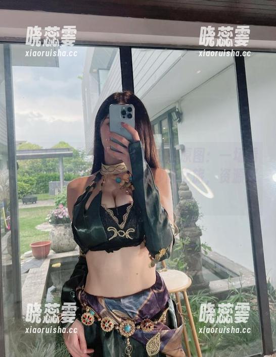微密圈 - 小玉吃果冻的白色原图：一场看似乏味却充满柠檬味的沙雕之旅，资源超推荐！