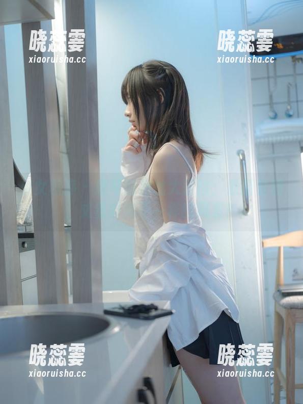 少女秩序 - 鹿可的黑丝大冒险：最新套图，丈量身高不一样的风景！