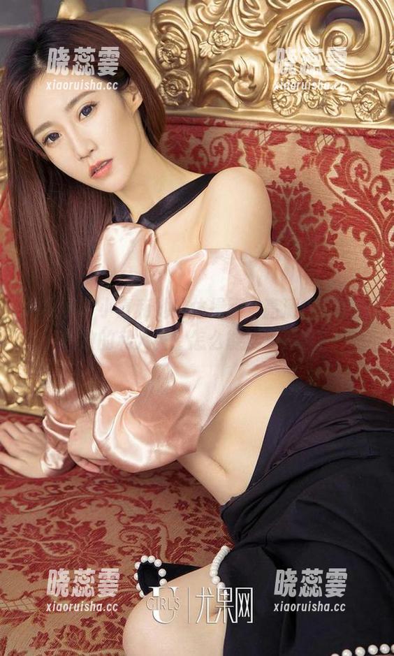 尤果网 - 小喜和她的体操服，高清得就像在家放的私人秀，怎么能这么厉害？