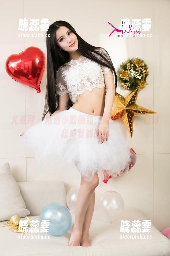 尤果网 - 精选小欧御姐：她的表情，值得我反复解读！