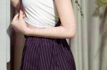 尤果网 – 谁说短裙只有夏天！李颜儿教你如何全年无休下载时尚！