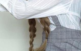 尤果网 – 谁说校服不能性感？看琳丽的写真，或许会让你改观！