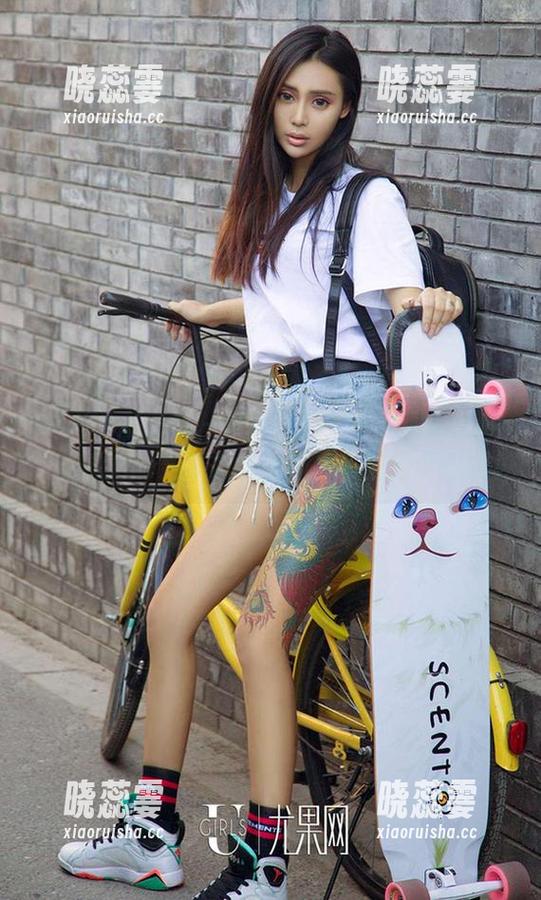 尤果网爱尤物 - 美足特辑：夏桐桐全套原图，看她的足部力量如何震撼我的小心脏。