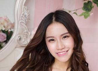 尤物馆 – 悦儿Yuky的兔女郎图册：兔子耳朵也挡不住她的眼神。