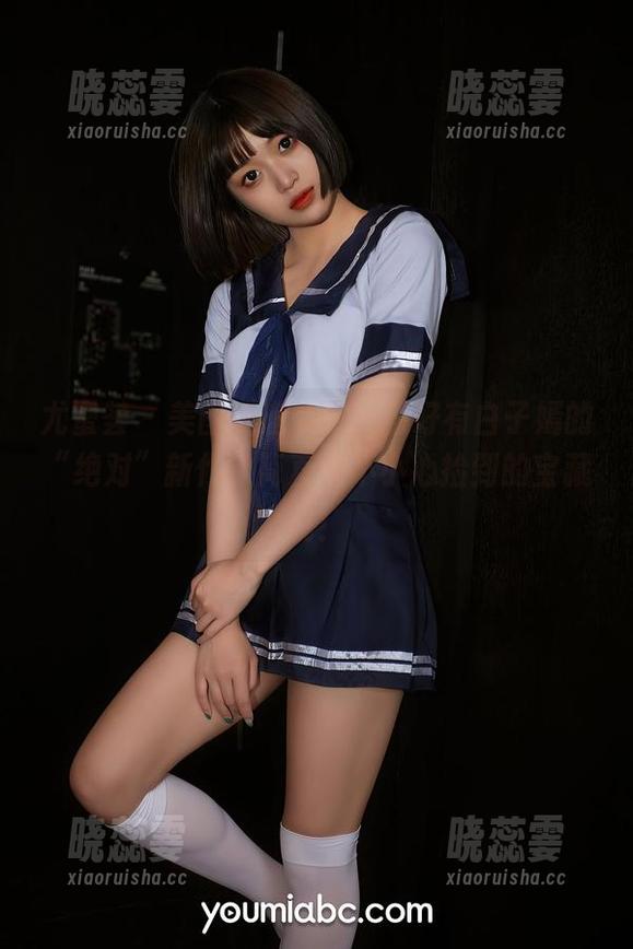 尤蜜荟 - 美图速递来啦，刚好有白子嫣的“绝对”新作，简直像不小心捡到的宝藏呢！