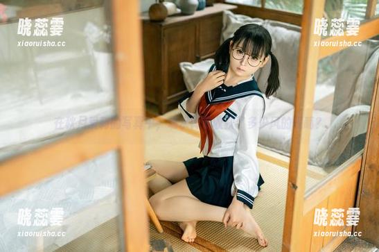 幼水铃衣 在秋月爱莉的写真中,幼水铃衣收获了多少风的呢喃?