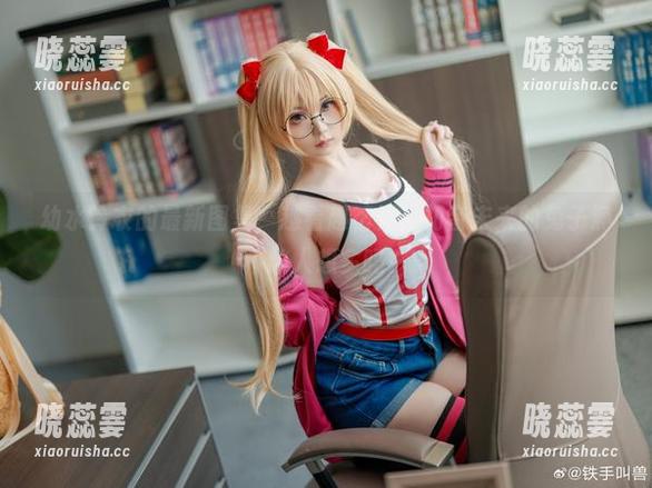 幼水铃衣的最新图集，越看越精神！初音未来的兔子洞不让人想多吗？