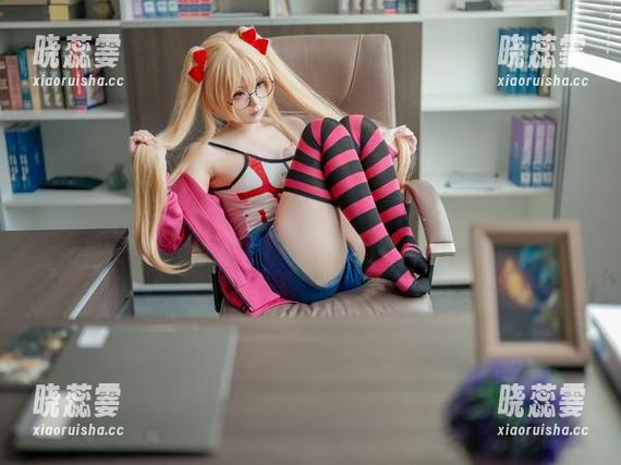 幼水铃衣 幼水铃衣的新图:“晨醒”?更像是鱼缸里的梦游!