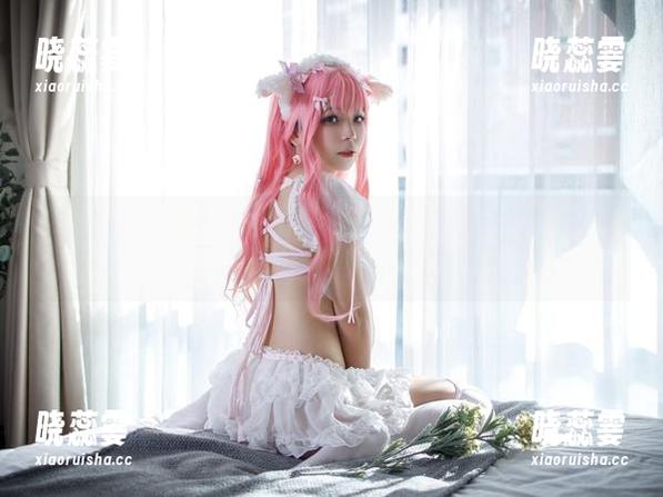 无颜小天使wy 看无颜小天使wy怎么在泳池里全套出奇招,居然没滑倒!