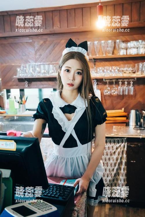 普美Bomi(보미)的天台自拍：无圣光图集，这一角别有洞天。