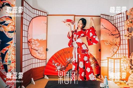 果团网 - 透而不光，little贝壳喵的透明写真图包碎掉你的认知！