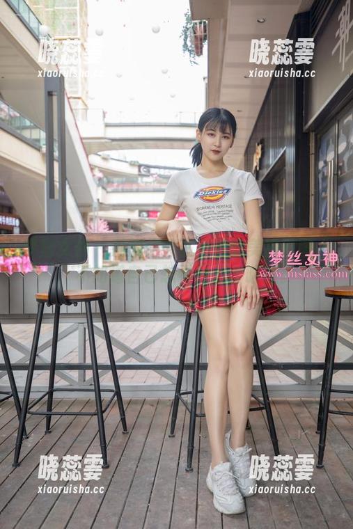 梦丝女神 - 只想停留在灵唯的美脚原图上，不知道自己想看什么，哈哈。