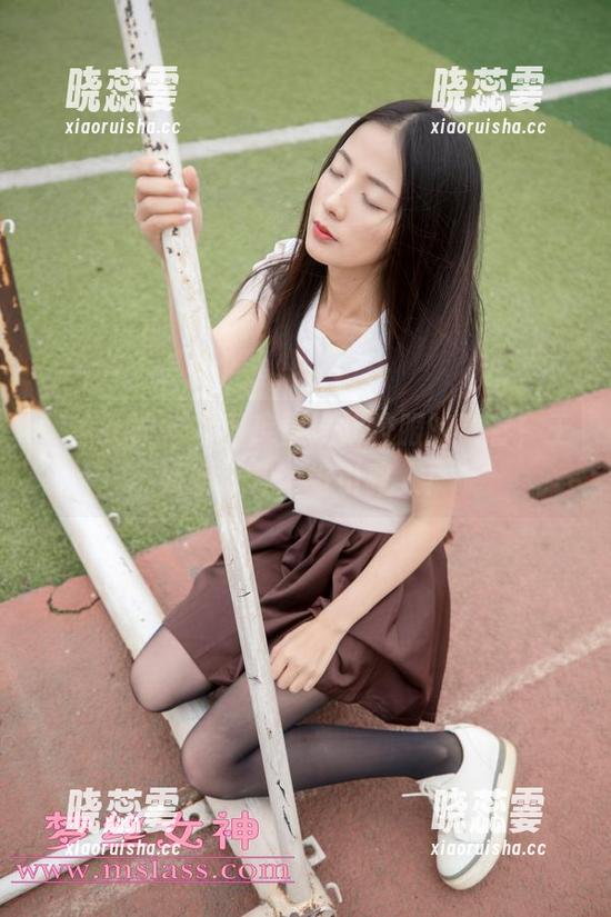 梦丝女神 - 在图库里寻找校服的青春，王娇娇可是个好引路人！