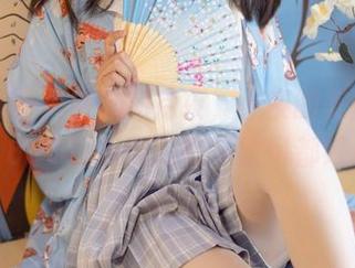 森萝财团 – 白丝加月夜，小夜的美图劲道十足，80D捕捉到的每一缕风都好魔幻！