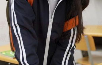 模范学院 – 当欧阳美萱穿上吊带，连摇摇欲坠的盆栽都觉得害羞的图册！