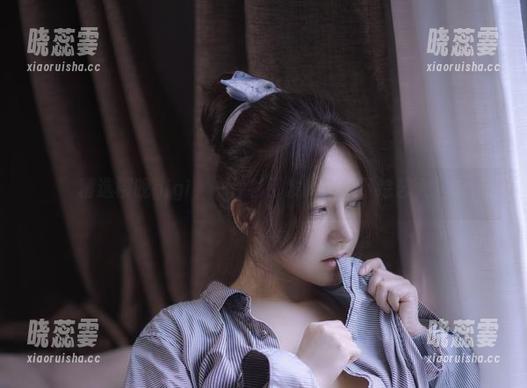 精选樱晚gigi，一件衫引发的衣衫下综艺大片