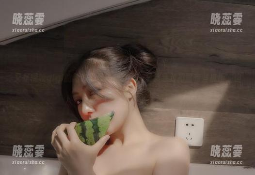 樱晚gigi 又是樱晚gigi的新作品集“初雪”,虽然我对初雪有些抗拒,但她就是有种魔力。
