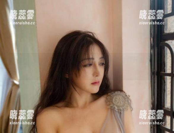 樱晚gigi的双马尾写真，高清得我的眼睛都开始发光啦！